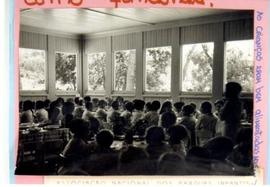 [Plano de pormenor de um placard expositivo sobre os direitos da criança]