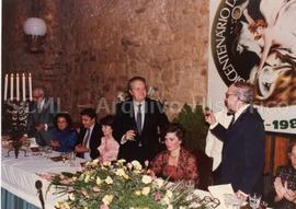 [Retrato de grupo no jantar comemorativo do bicentenário da Lotaria Nacional]