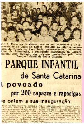 [Plano de pormenor de um placard expositivo sobre os direitos da criança]