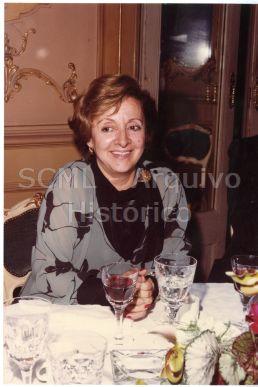 [Retrato de uma médica da Santa Casa, em confraternização com colegas, no Grémio Literário de Lis...