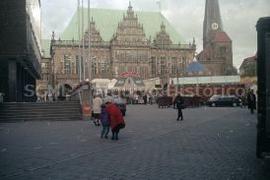 [Vista geral da Praça do Mercado de Bremen, na Alemanha]