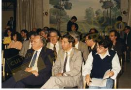 [Retrato de grupo no âmbito de uma conferência de imprensa]