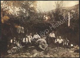 [Retrato de grupo em caçada]