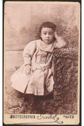 [Retrato de corpo inteiro de Mário Maçãs Fernandes]