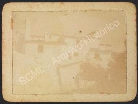 [Vista geral de um amontoado de casas]