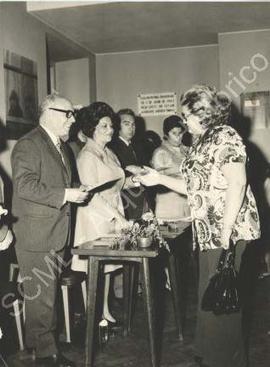 [Retrato de grupo no âmbito da visita da subsecretária de Estado da Segurança Social à Santa Casa...