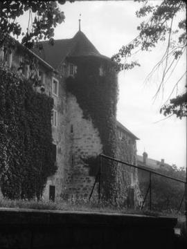 [Vista parcial de um edifício, em Soleura, na Suíça]