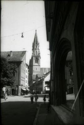 [Vista de uma praça, em Constança, na Alemanha]