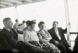 [Retrato de grupo num barco, no Lago de Constança, na Alemanha]