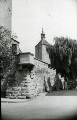 [Vista parcial de um monumento fortificado, em Lindau, na Alemanha]