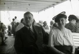 [Retrato do casal Ema e António Eusébio Benito Maçãs, em Lindau, na Alemanha]