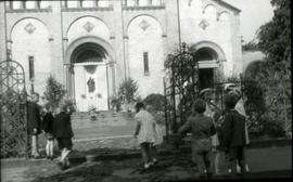 [Vista de um altar improvisado, em Heidelberg, na Alemanha]