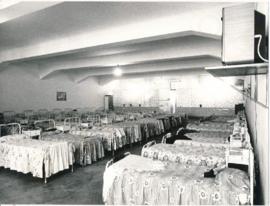 [Plano geral de uma camarata do Centro de Apoio Social de Lisboa]